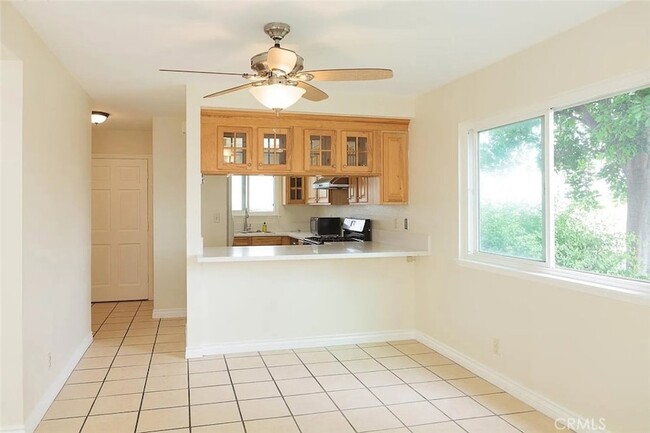 Building Photo - 11115 Slater Ave