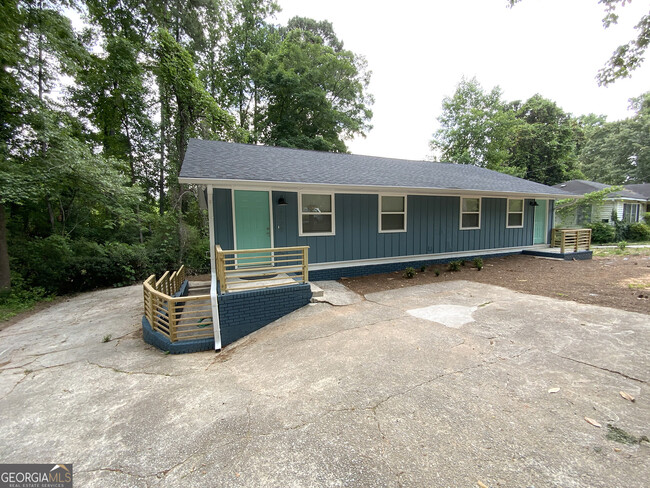 Building Photo - 3331 Burk Dr