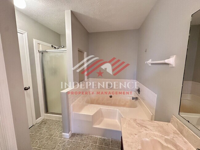 Building Photo - 2385 Fieldstone Cir