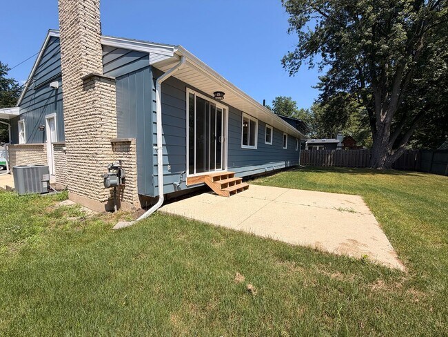 Building Photo - 2538 Berwyck Rd SE