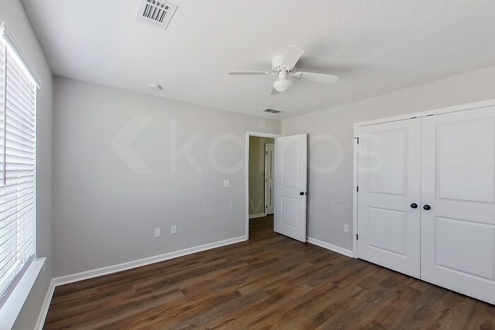 Building Photo - 10 Camper Cir