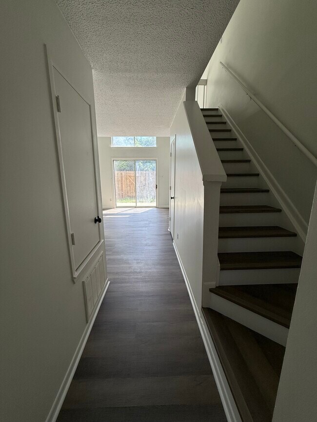 Building Photo - 6115 Heathstone Ln