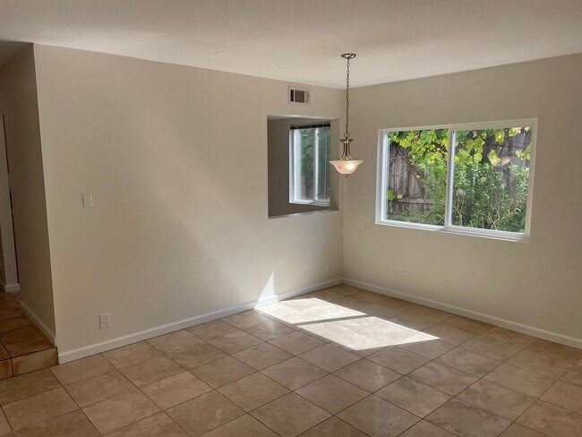 Building Photo - 3745 Portofino Way