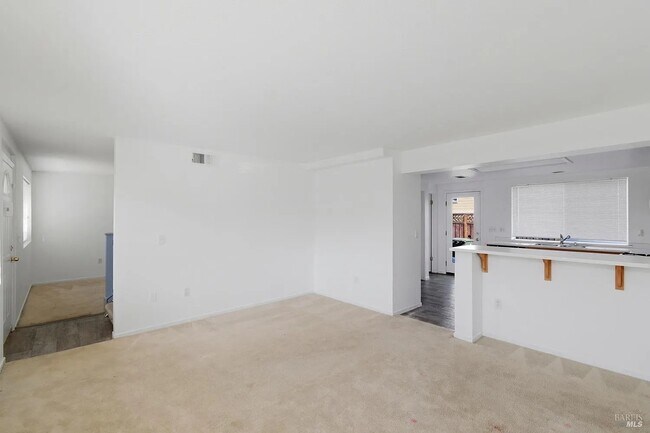Building Photo - 712 Daniels Ave