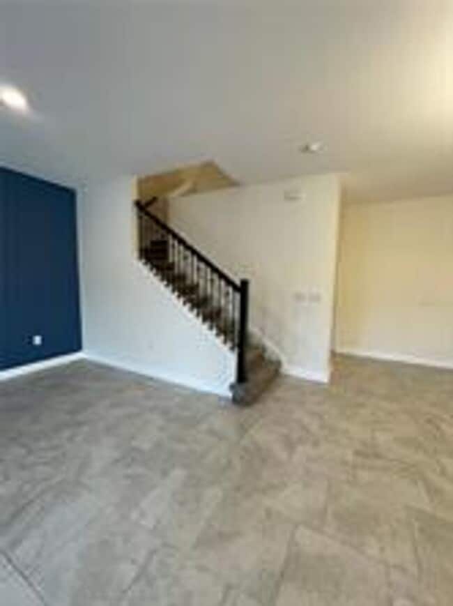 Building Photo - 1202 Payne Stewart Dr