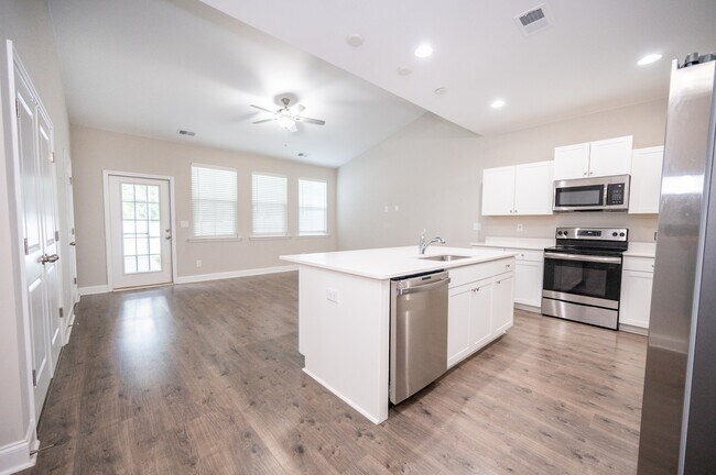 Building Photo - 7801 Montview Rd