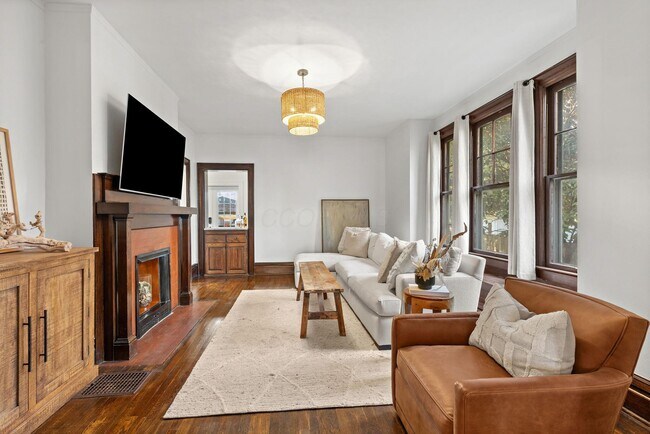 Building Photo - 439 Thurman Ave