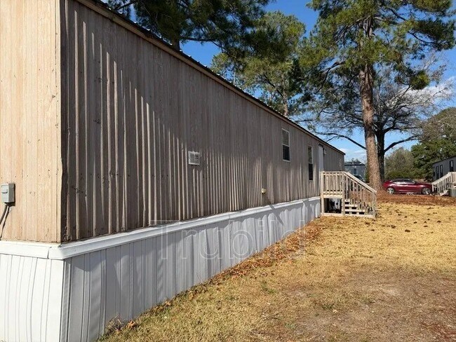 Building Photo - 3a Somerset Dr