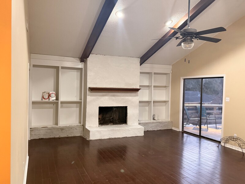 Building Photo - 2004 Pine Needle Dr E