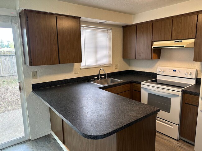 Building Photo - 776-778 W. Quinalt St.