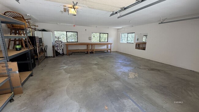 Building Photo - 26720 Robin Dr