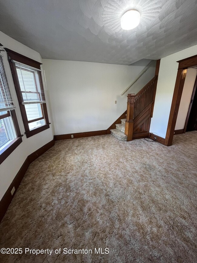 Building Photo - 314 Sunnyside Ave