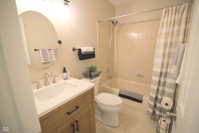 Building Photo - 730 High Dr