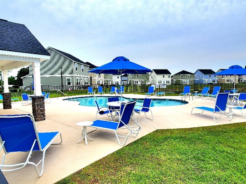 Building Photo - 400 Southern Wren Wy