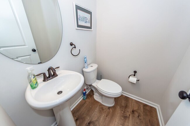 Building Photo - 4 Bedroom, 3.5 Bathroom Townhome in The Marshes at Cooper River - Charleston