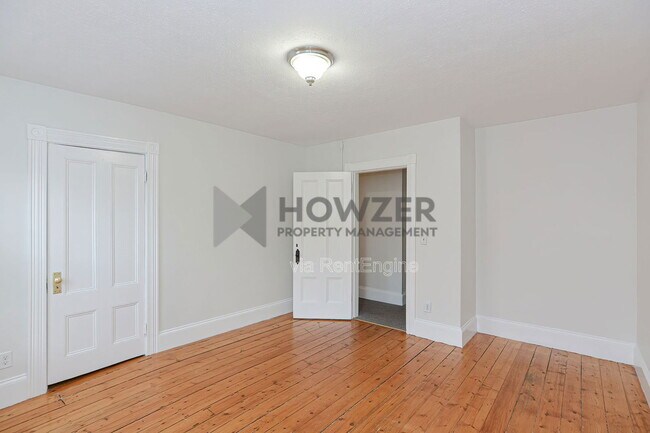 Building Photo - 27 Hayward St