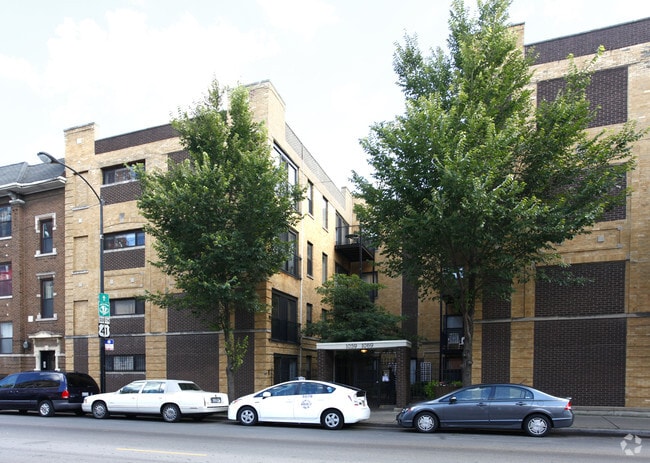 Building Photo - Foster-Winthrop Condominium