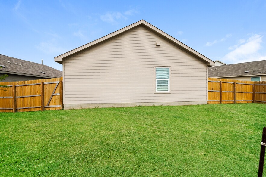 Building Photo - 13906 White Water