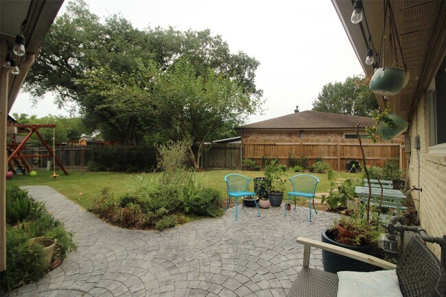 Building Photo - 1803 Oaklawn St
