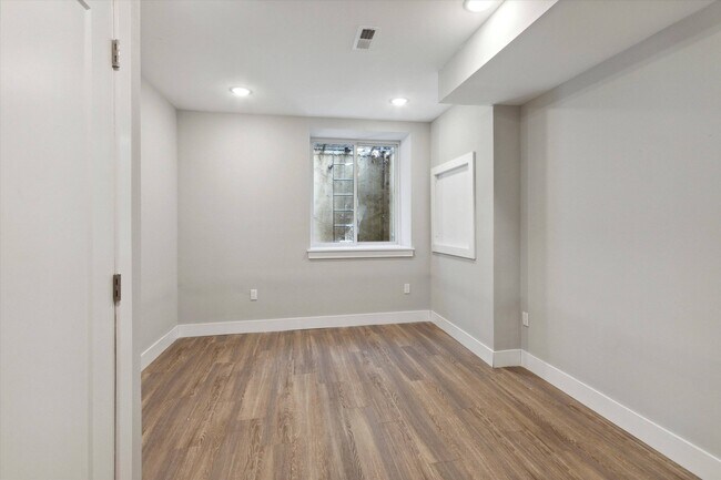 Building Photo - 1914 N Gratz St