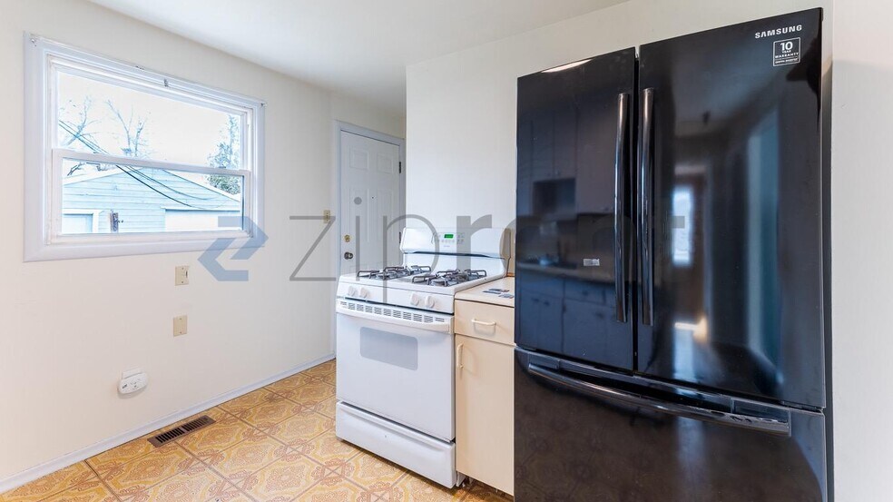 Building Photo - 5703 N Alberta St