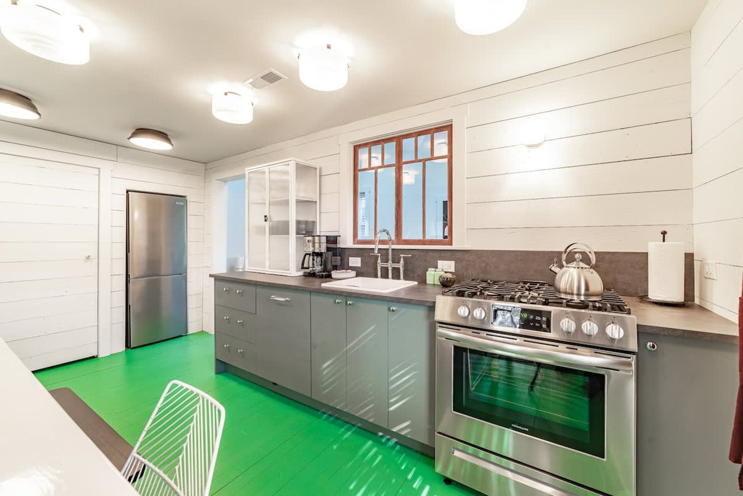 Building Photo - 108 Featherbone Ave