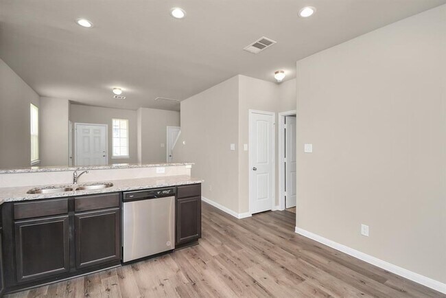 Building Photo - 2260 Raider Dr