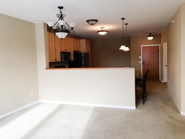 Building Photo - 1070 Grandview Ct NE