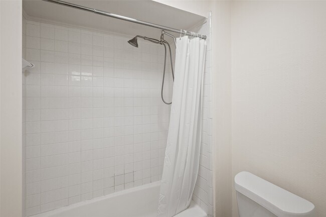 Building Photo - 9417 Bassoon Dr