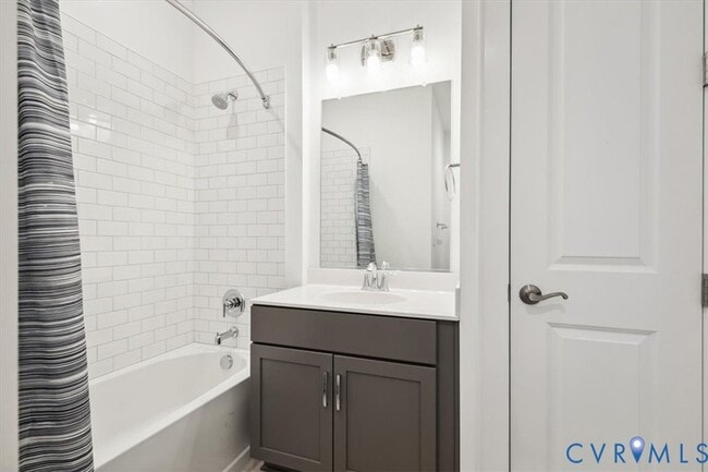 Building Photo - 1722 Old Brick Rd