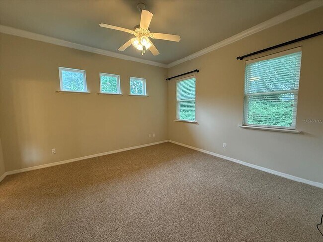 Building Photo - 6389 SW 48th Dr