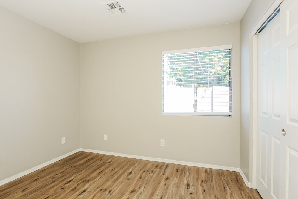 Building Photo - 1840 S 106th Ln