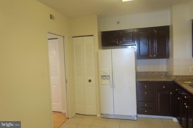 Building Photo - 3709 S George Mason Dr