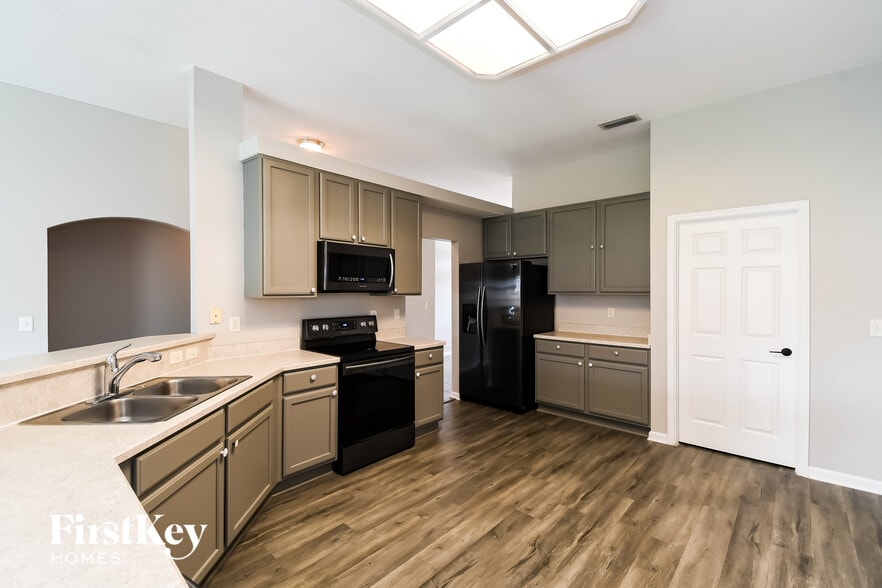 Building Photo - 1845 Northglen Cir