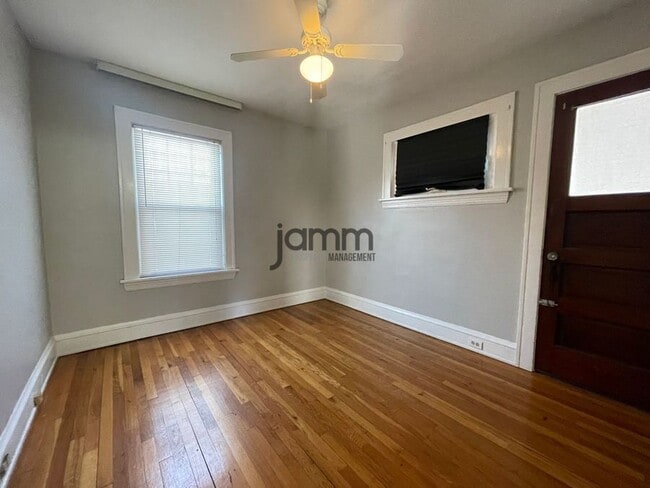 Building Photo - 1143 Cranford Ave