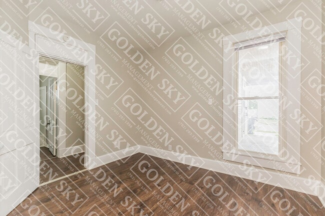 Building Photo - 805 W Main St