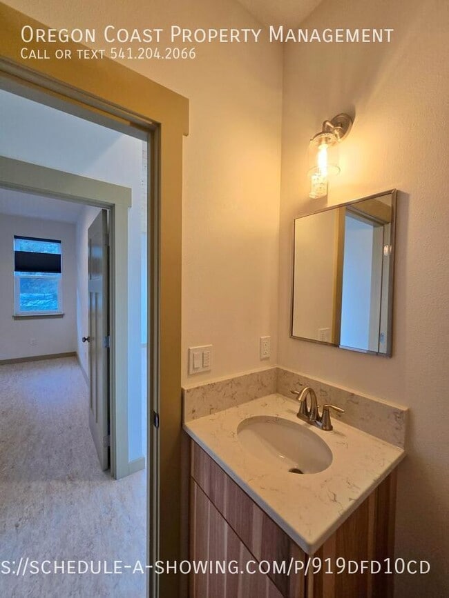 Building Photo - 471 Overlook Dr