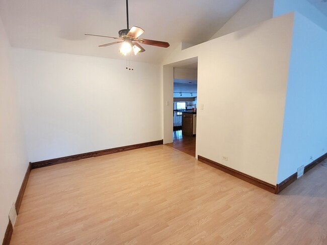 Building Photo - 338 N Pleasant Dr