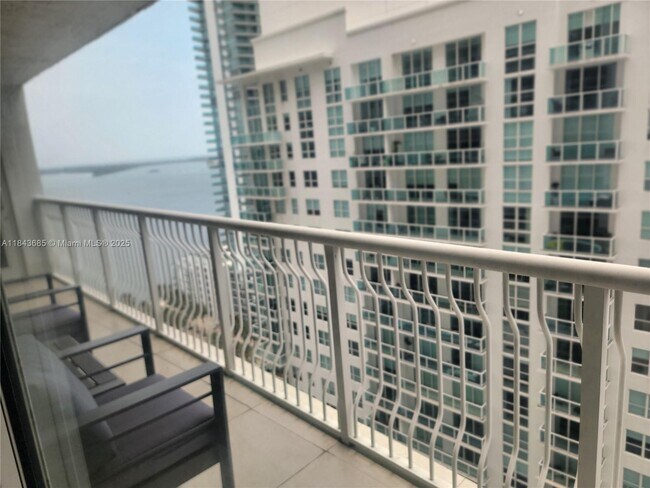 Building Photo - 1200 Brickell Bay Dr