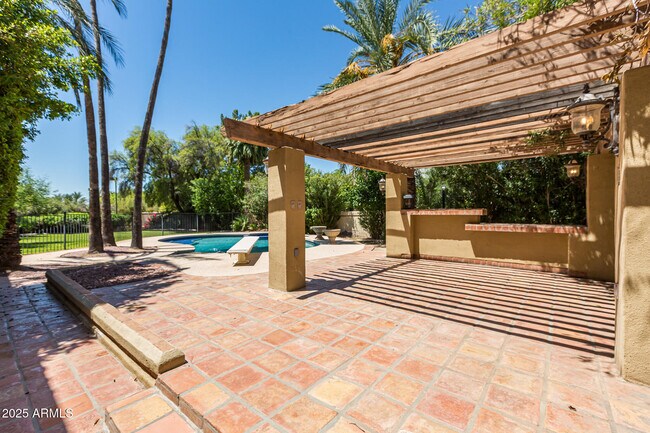 Building Photo - 49 Biltmore Estates Dr