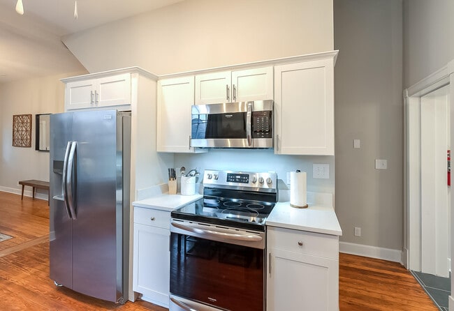 Building Photo - 612 Shelby St