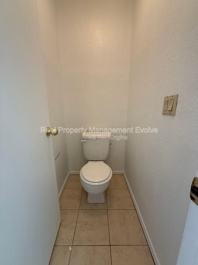 Building Photo - 4260 E Rosemonte Dr