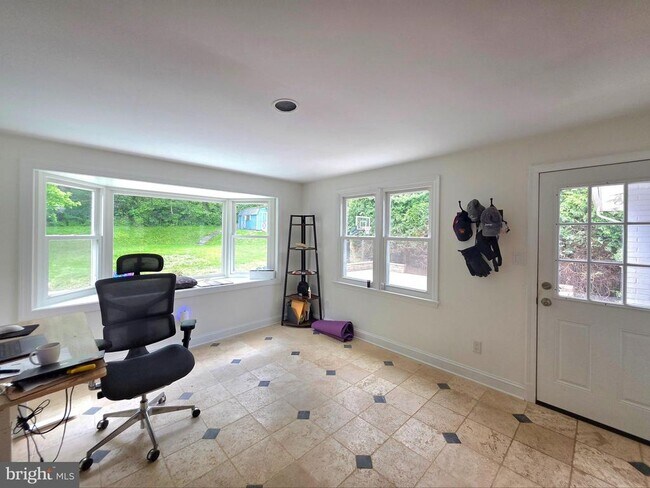 Building Photo - 8300 Beech Tree Rd