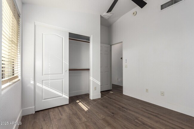 Building Photo - 738 S Beck Ave