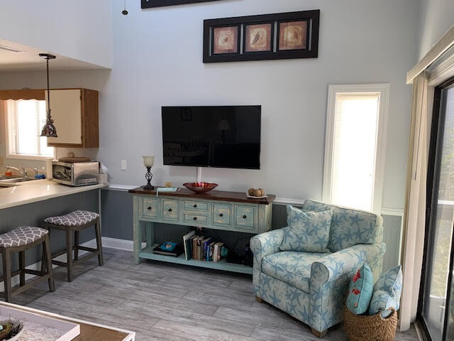 Living Room - 500 Fairway Village Dr