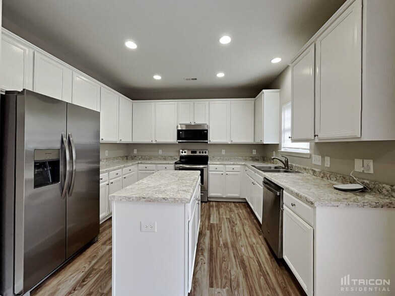 Building Photo - 2834 Oakdale Pasture Dr