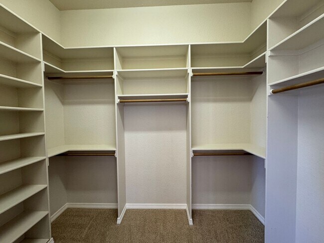 Building Photo - 1712 Iron Jacket Trail