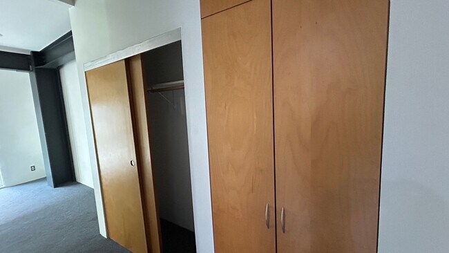 Building Photo - East Village 1BD Two Story Loft!!