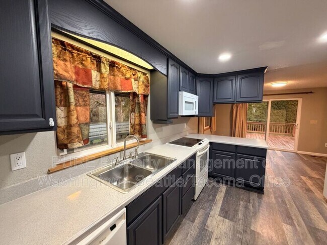 Building Photo - 18417 40th Ave E