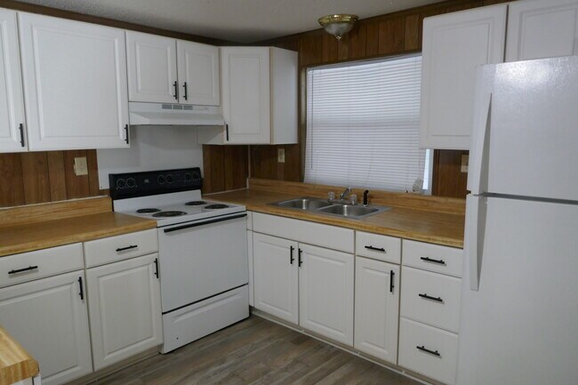 Building Photo - 1409 Mill Pond